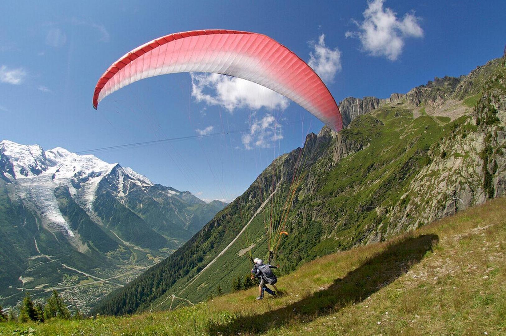 Apartment Au Bon Coin - Luxury Chamonix Hidden Haven, Mont Blanc View, Hot Tub And Garden Bagian luar foto