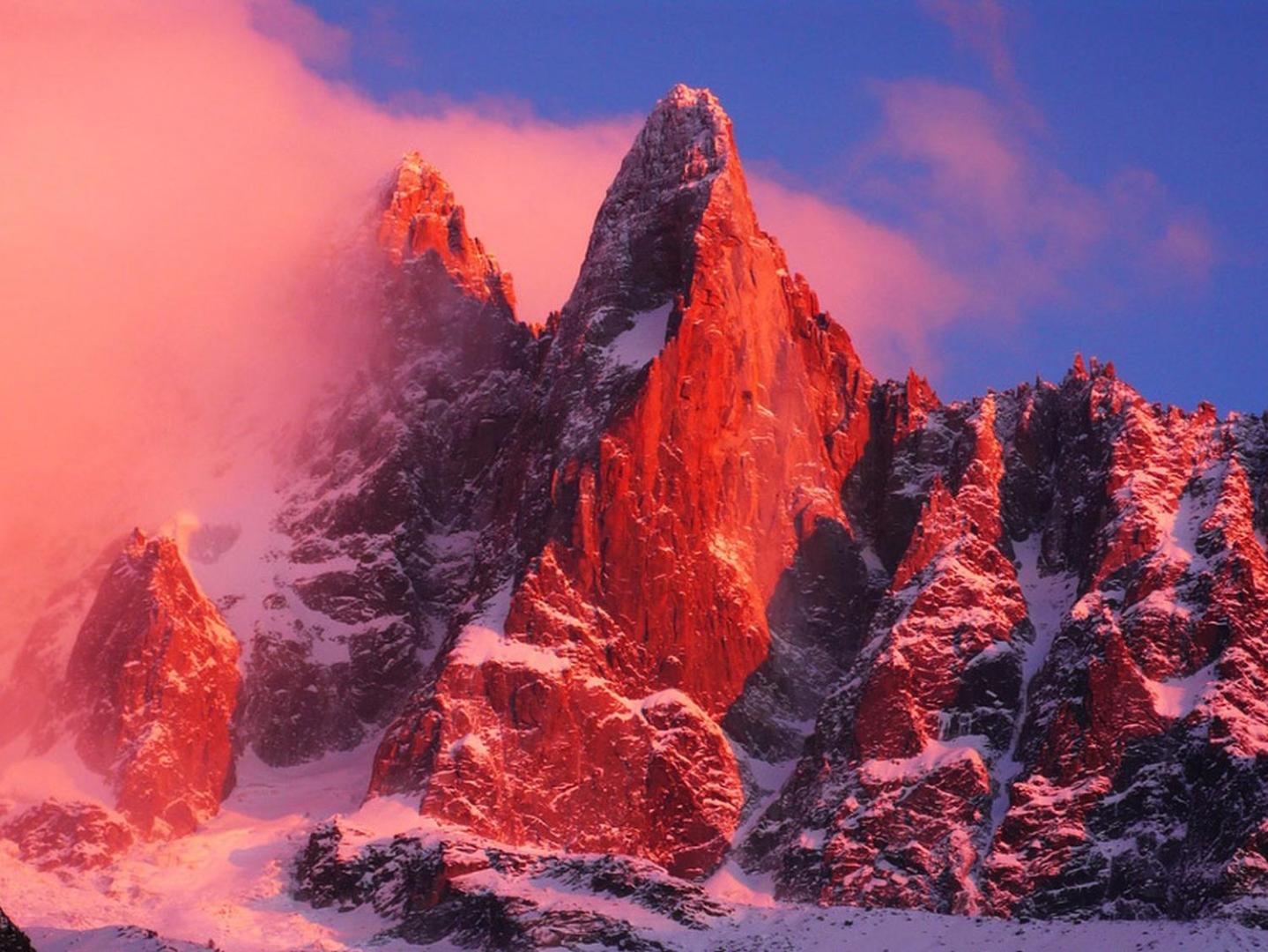 Apartment Au Bon Coin - Luxury Chamonix Hidden Haven, Mont Blanc View, Hot Tub And Garden Bagian luar foto