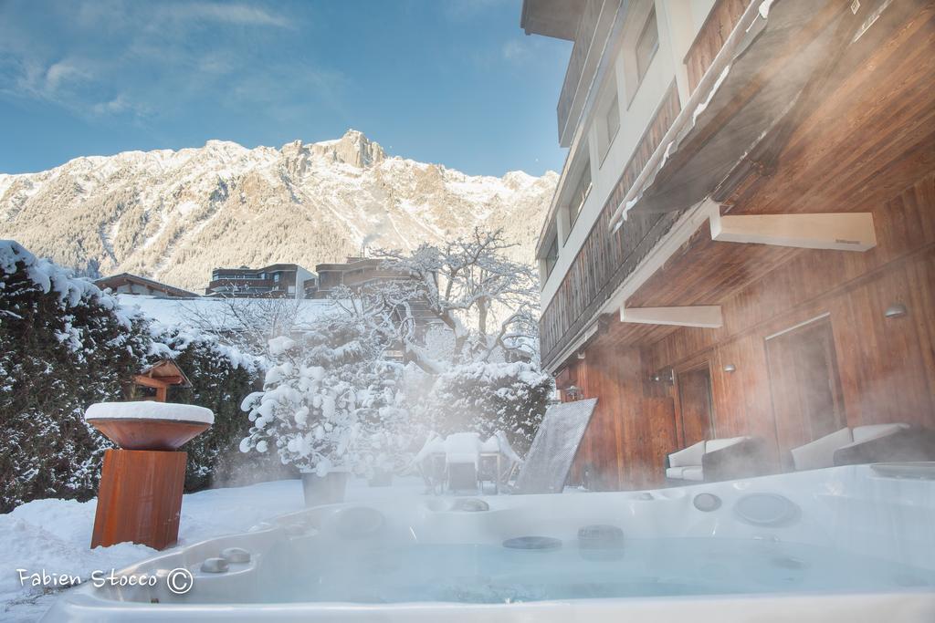 Apartment Au Bon Coin - Luxury Chamonix Hidden Haven, Mont Blanc View, Hot Tub And Garden Bagian luar foto