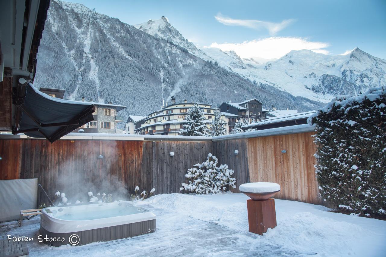 Apartment Au Bon Coin - Luxury Chamonix Hidden Haven, Mont Blanc View, Hot Tub And Garden Bagian luar foto