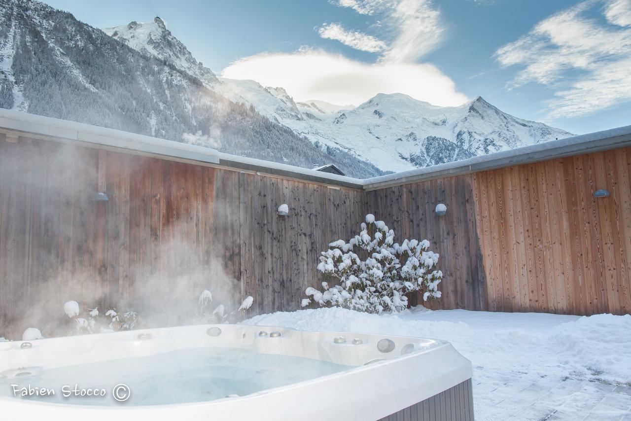 Apartment Au Bon Coin - Luxury Chamonix Hidden Haven, Mont Blanc View, Hot Tub And Garden Bagian luar foto