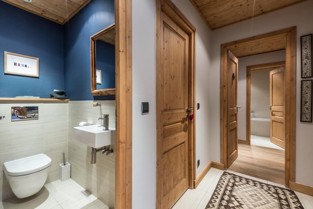 Apartment Au Bon Coin - Luxury Chamonix Hidden Haven, Mont Blanc View, Hot Tub And Garden Bagian luar foto