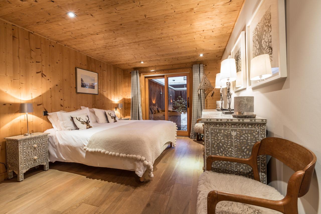Apartment Au Bon Coin - Luxury Chamonix Hidden Haven, Mont Blanc View, Hot Tub And Garden Bagian luar foto
