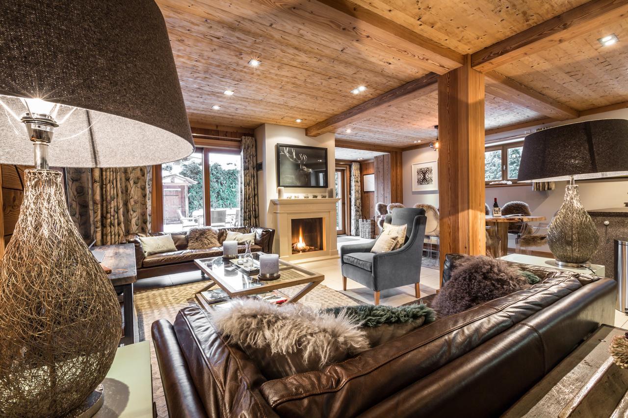 Apartment Au Bon Coin - Luxury Chamonix Hidden Haven, Mont Blanc View, Hot Tub And Garden Bagian luar foto