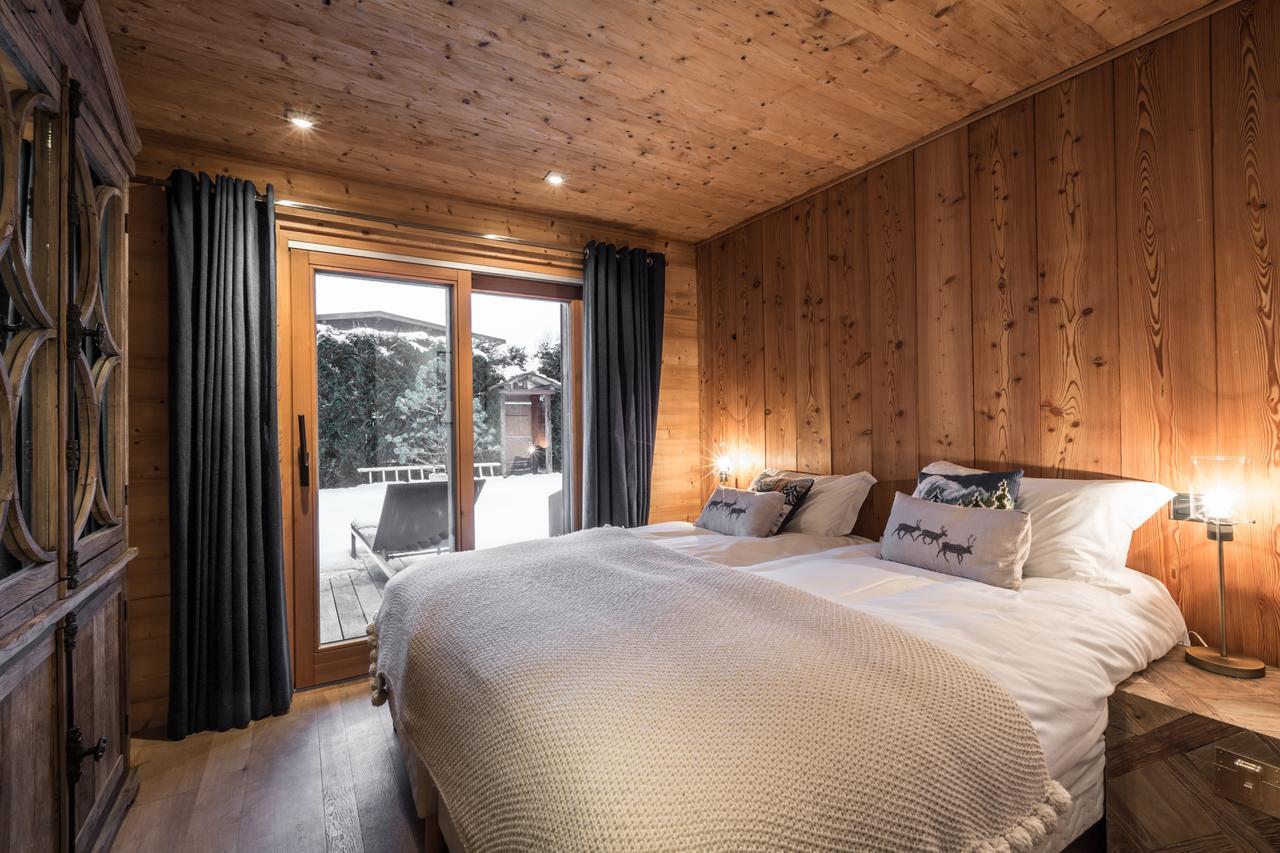 Apartment Au Bon Coin - Luxury Chamonix Hidden Haven, Mont Blanc View, Hot Tub And Garden Bagian luar foto
