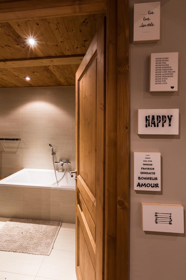 Apartment Au Bon Coin - Luxury Chamonix Hidden Haven, Mont Blanc View, Hot Tub And Garden Bagian luar foto