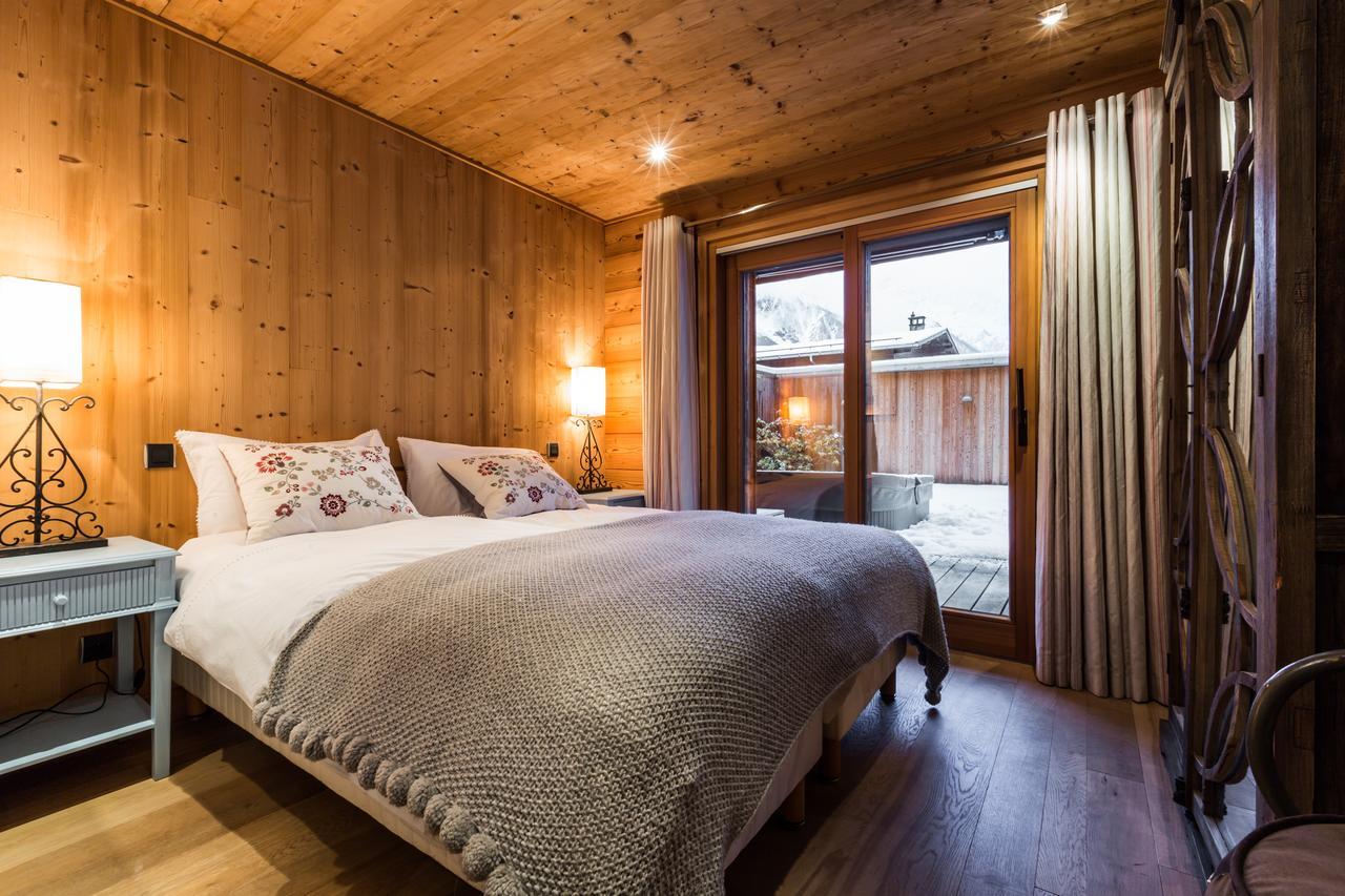 Apartment Au Bon Coin - Luxury Chamonix Hidden Haven, Mont Blanc View, Hot Tub And Garden Bagian luar foto